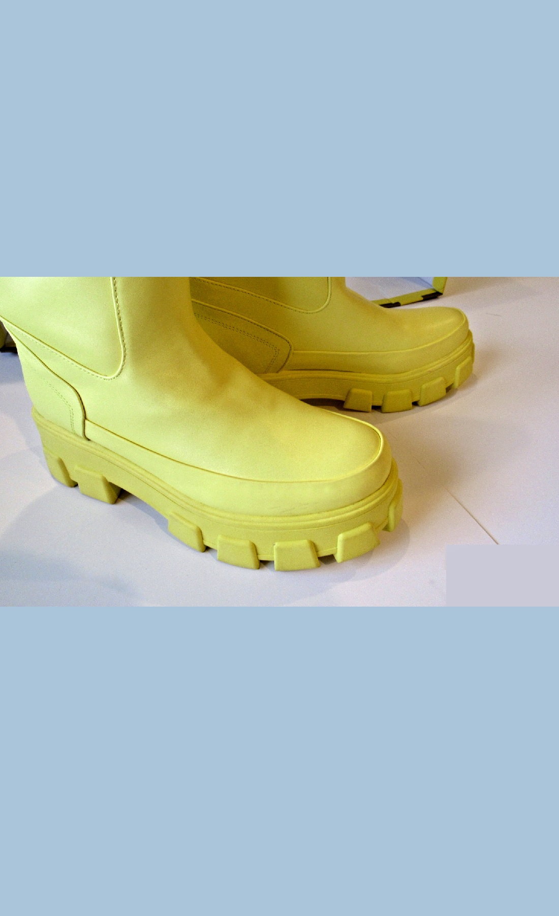 Women's Yellow Shoes With a Thick Sole